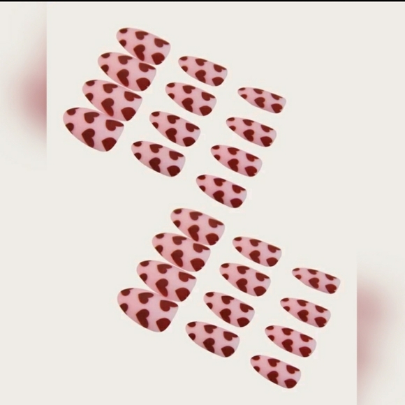 Press on nails and heart earrings combo - Picture 2 of 4